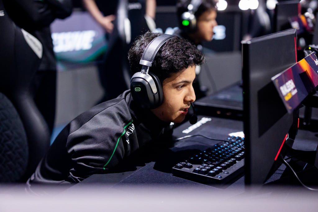 Rlcs Raleigh Desk Rocket League ® - Official Site